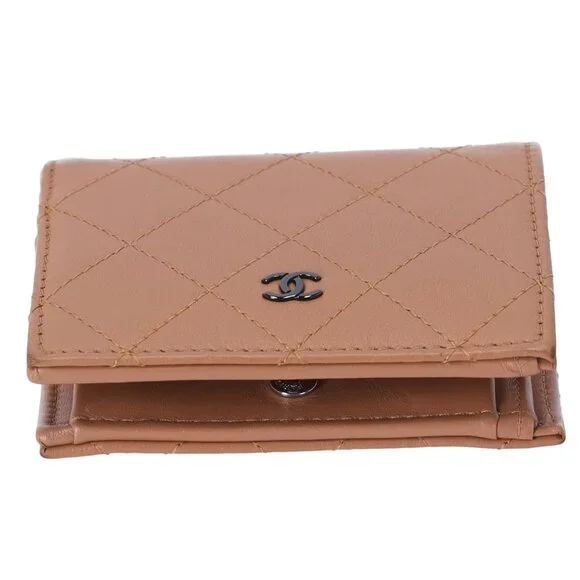 CHANEL Matelasse Bifold Wallet Light Brown Leather - Picture 5 of 6